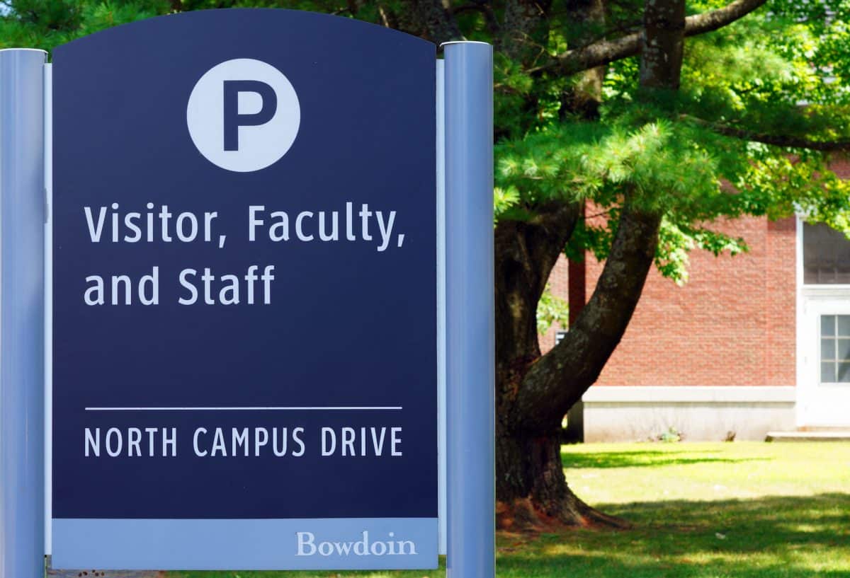 Welcome sign at Bowdoin College
