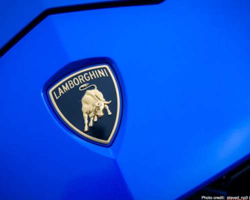 Синий Lamborghini