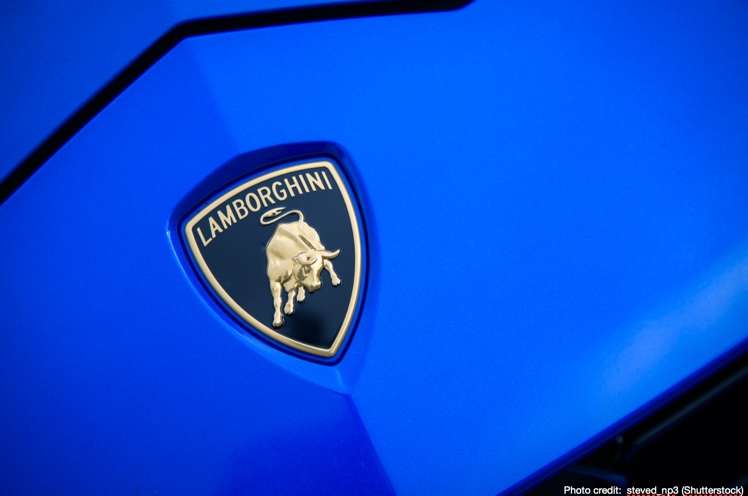 Синий Lamborghini