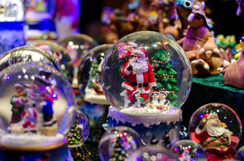 Early German Christmas Traditions Snow globes